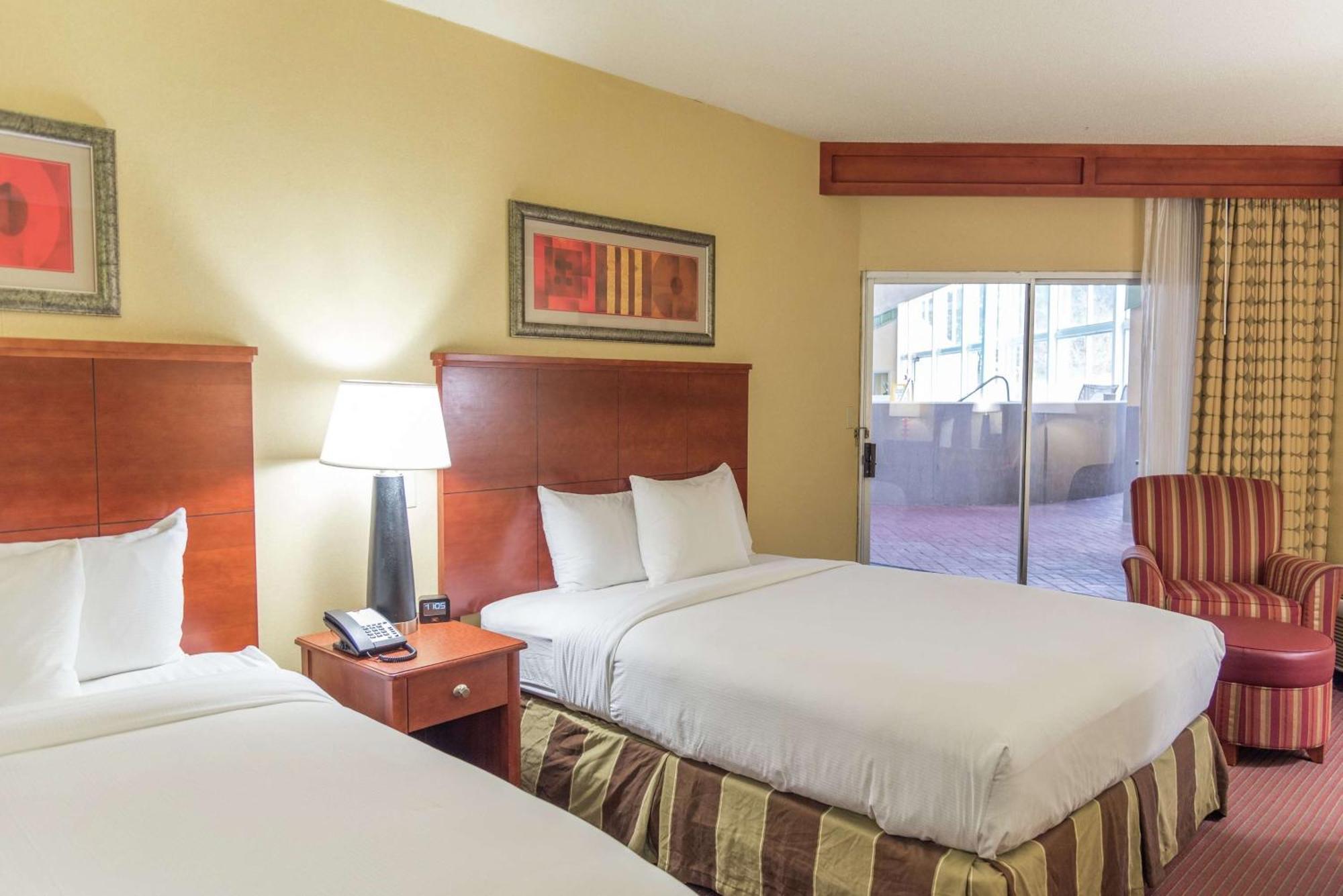 Queen Room Two Queen Beds Direct Pool Access,1551655144:JPEG