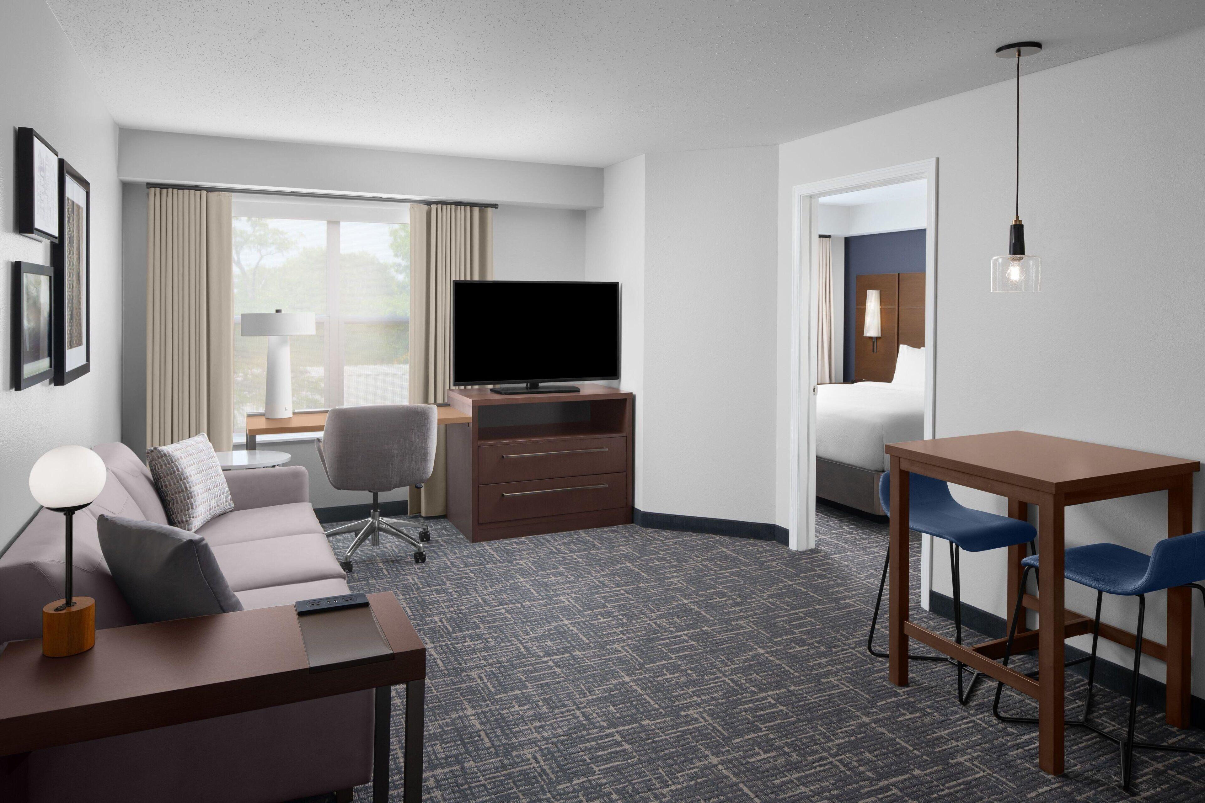 One-Bedroom King Suite Sofa Bed Kitchen,1552752991:JPEG